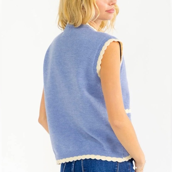 A295. Blue and Cream Knit Bow Front Vest - Picture 5 of 5